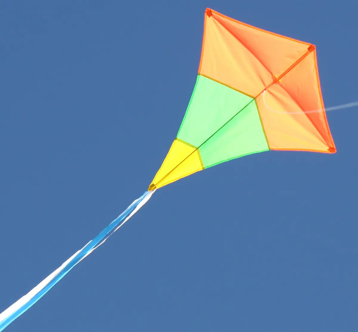 Windspeed Diamond Tricolour Single Line Kite - Ws140 1